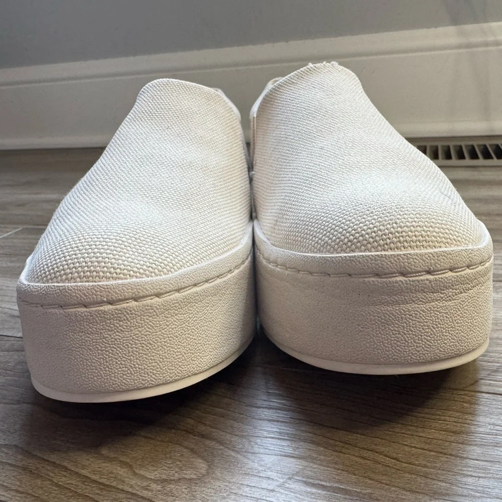 VINCE Warren canvas platform slip-on sneaker shoe in off-white Size 5.5